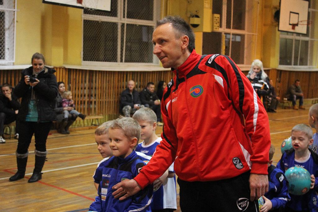 Mikołaj wśród najmłodszych piłkarzy