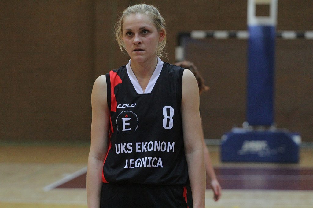 Koszykówka kobiet: UKS Ekonom - Ślęza 57:80 cz1