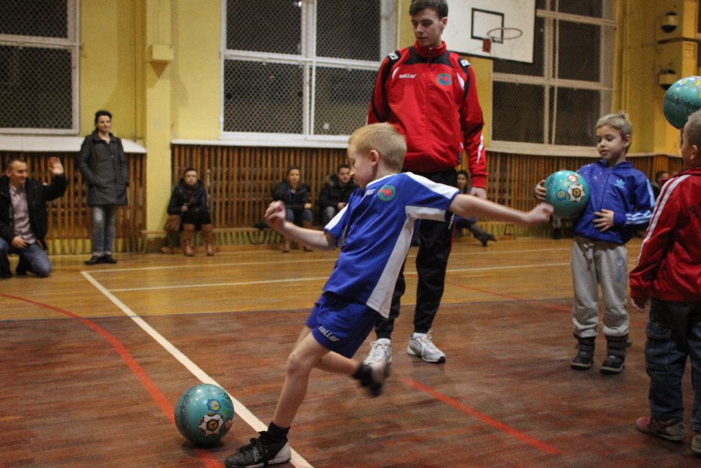 Mikołaj wśród najmłodszych piłkarzy