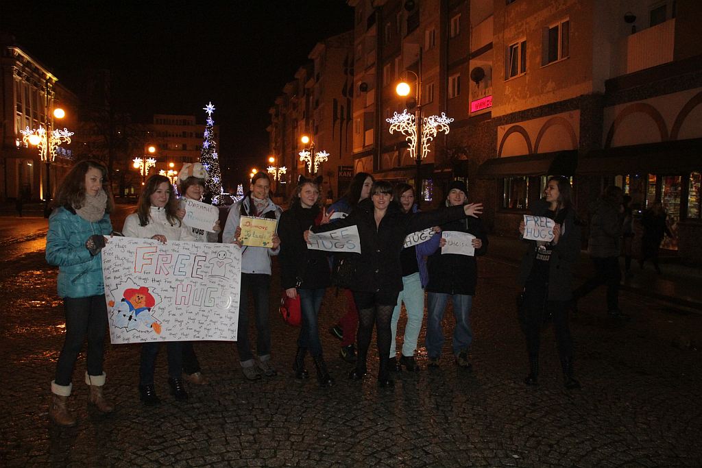 Free hugs na legnickim Rynku