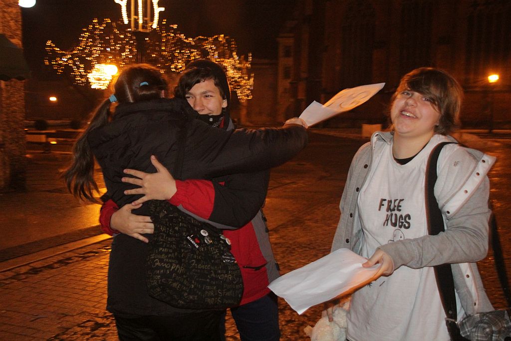 Free hugs na legnickim Rynku