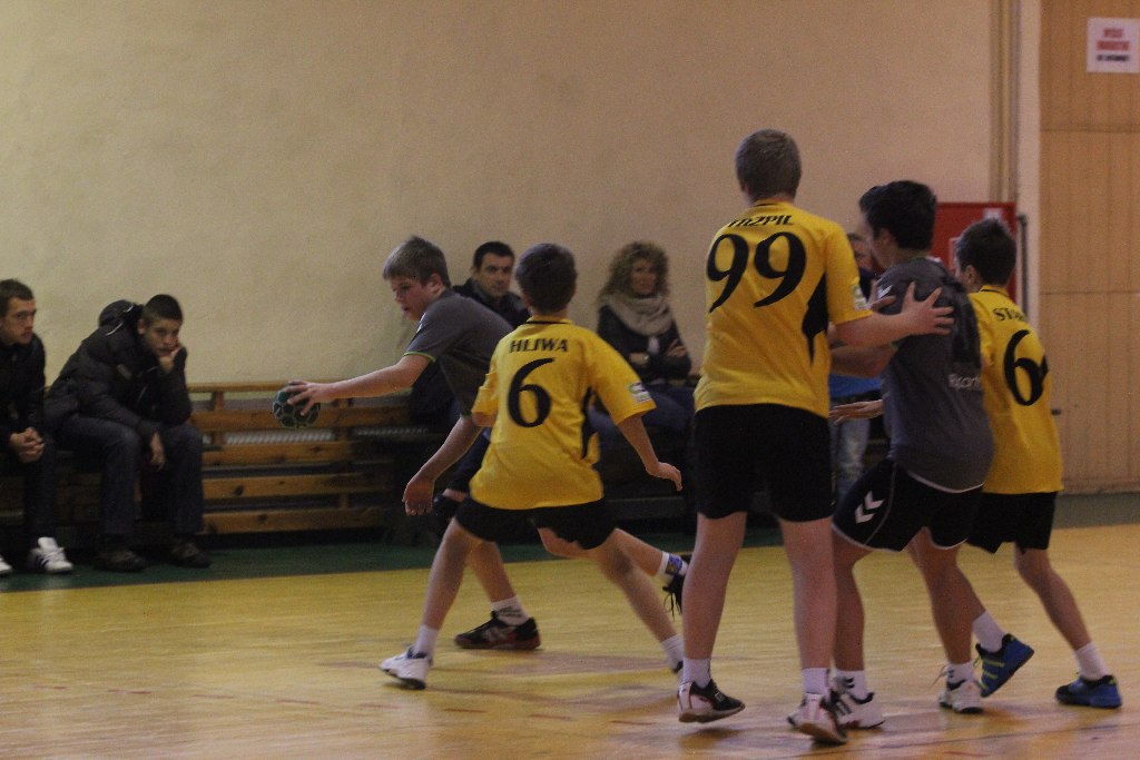 Liga chłopców: Dziewiątka Legnica - ŚKPR Świdnica 23:21