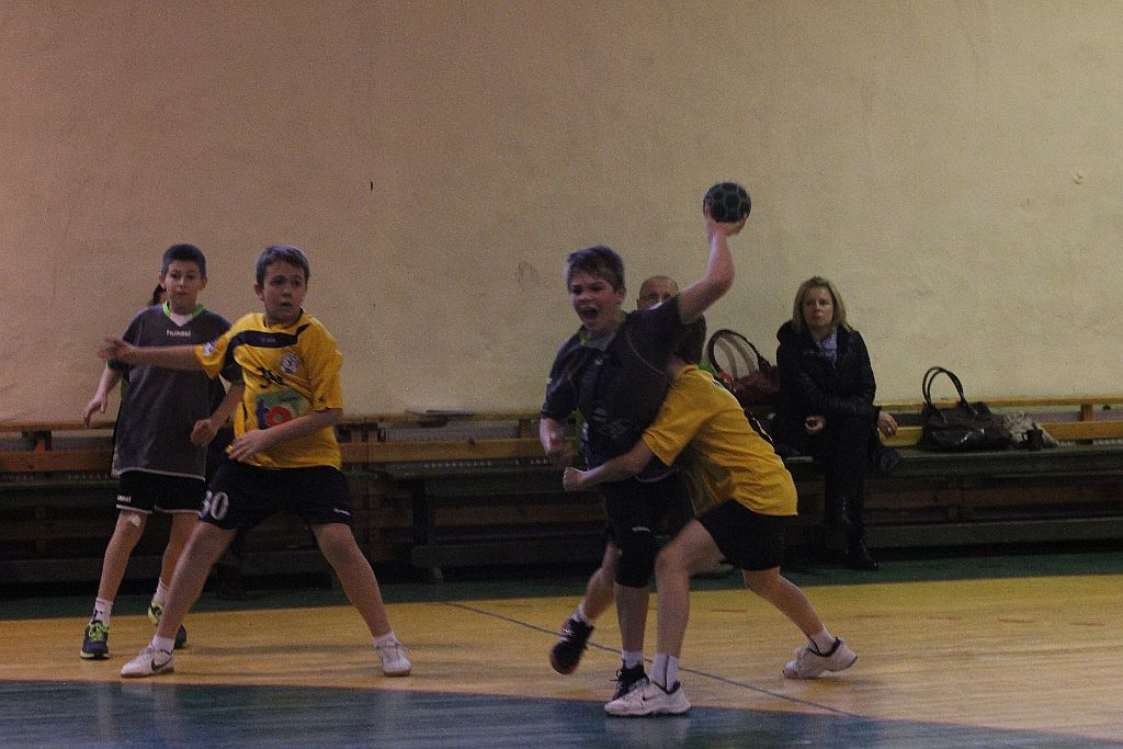 Liga chłopców: Dziewiątka Legnica - ŚKPR Świdnica 23:21