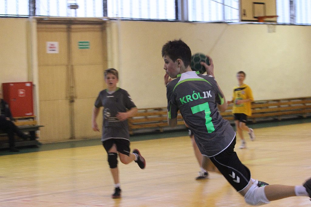 Liga chłopców: Dziewiątka Legnica - ŚKPR Świdnica 23:21