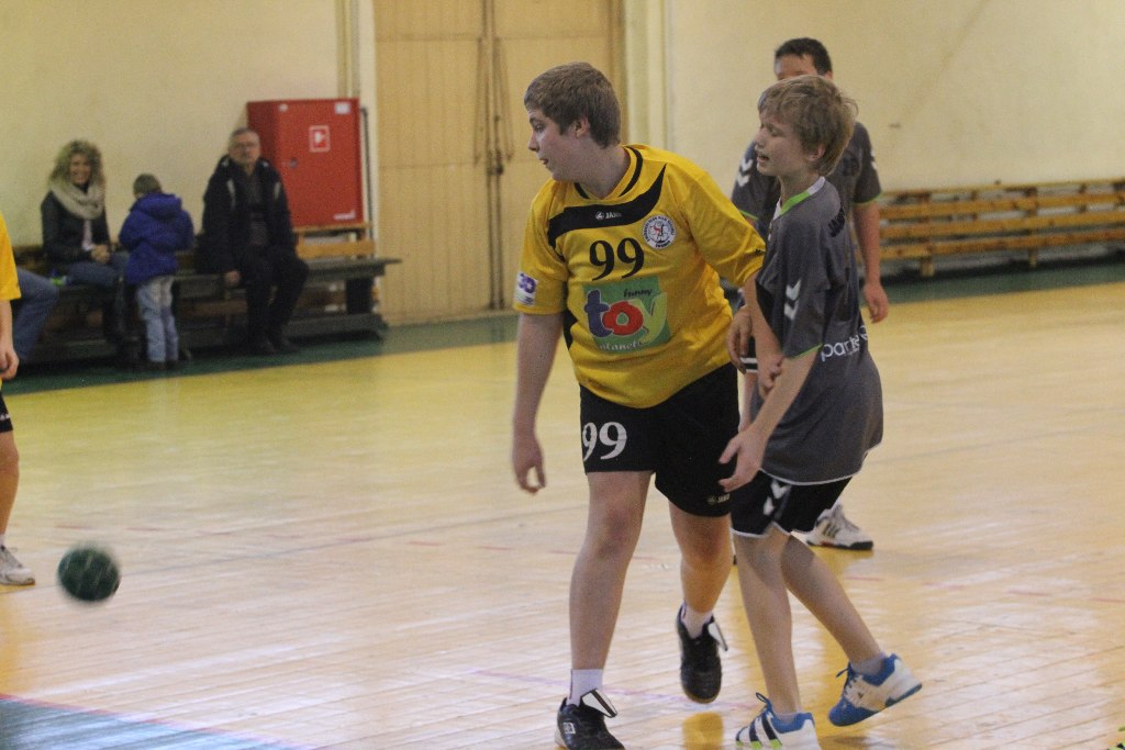 Liga chłopców: Dziewiątka Legnica - ŚKPR Świdnica 23:21