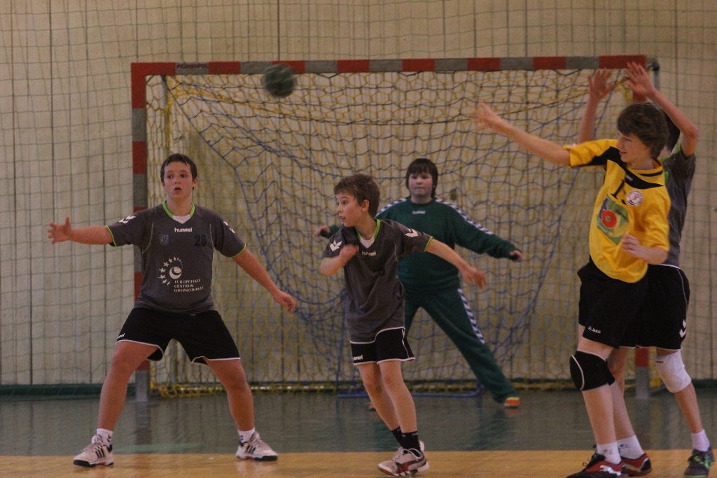Liga chłopców: Dziewiątka Legnica - ŚKPR Świdnica 23:21