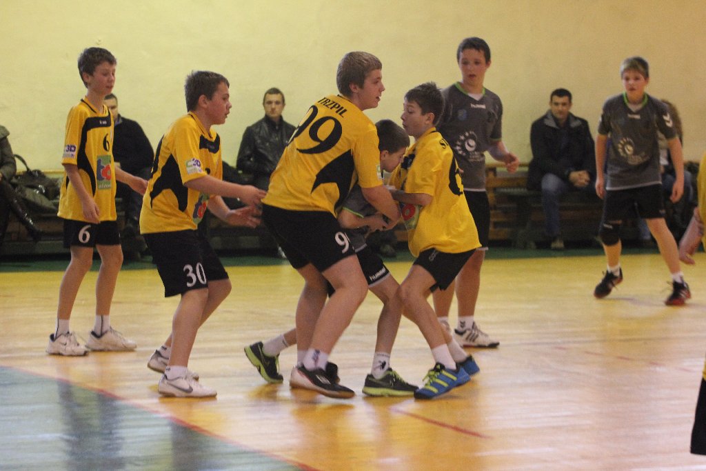 Liga chłopców: Dziewiątka Legnica - ŚKPR Świdnica 23:21
