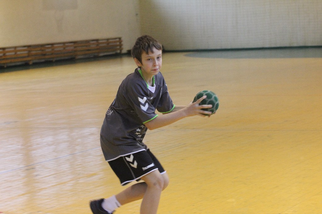 Liga chłopców: Dziewiątka Legnica - ŚKPR Świdnica 23:21