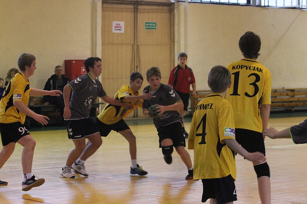 Liga chłopców: Dziewiątka Legnica - ŚKPR Świdnica 23:21