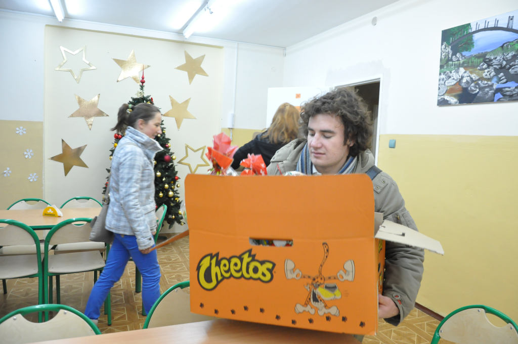 Prezenty od studentów dla podopiecznych TPD