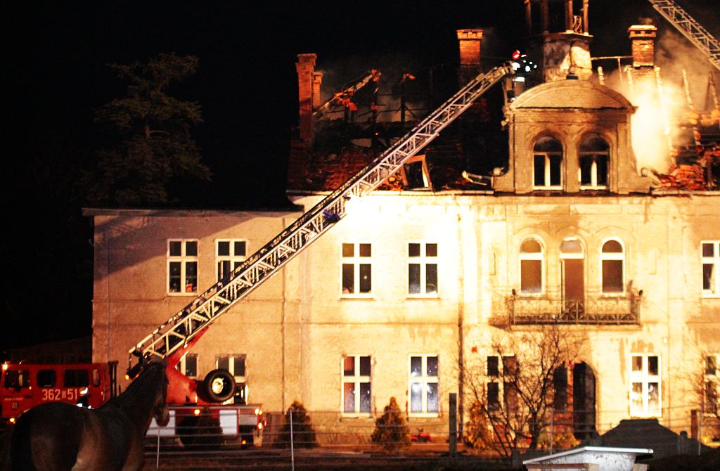 Pożar pałacu w Szczedrzykowicach