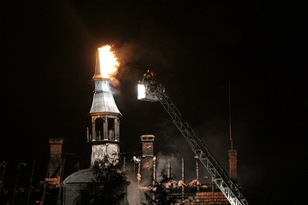 Pożar pałacu w Szczedrzykowicach