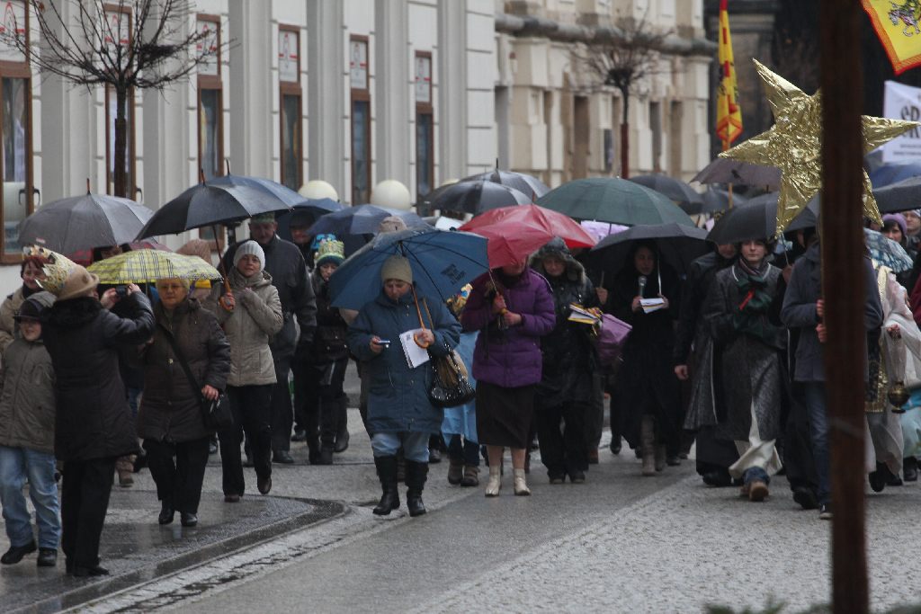 Orszak Trzech Króli na ulicach Legnicy cz2
