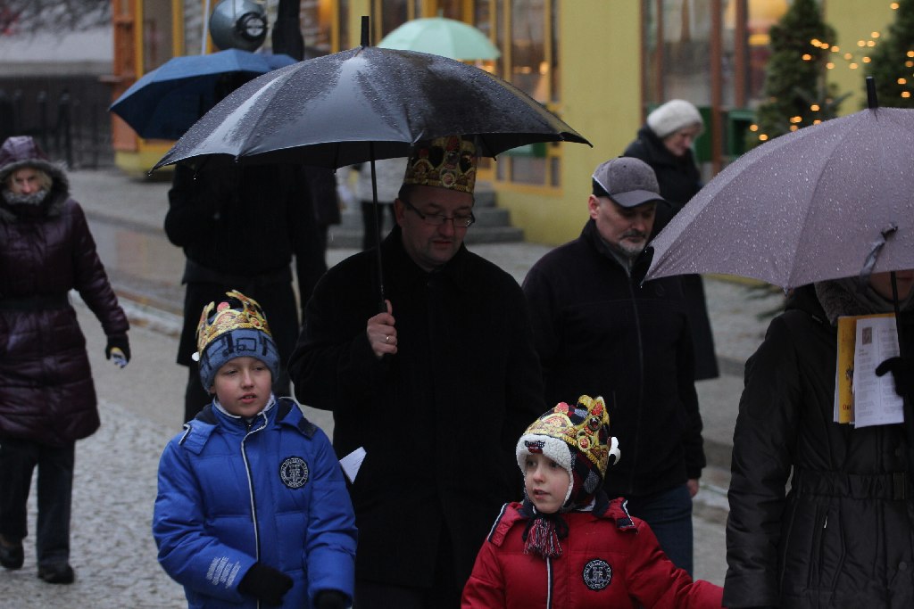 Orszak Trzech Króli na ulicach Legnicy cz2