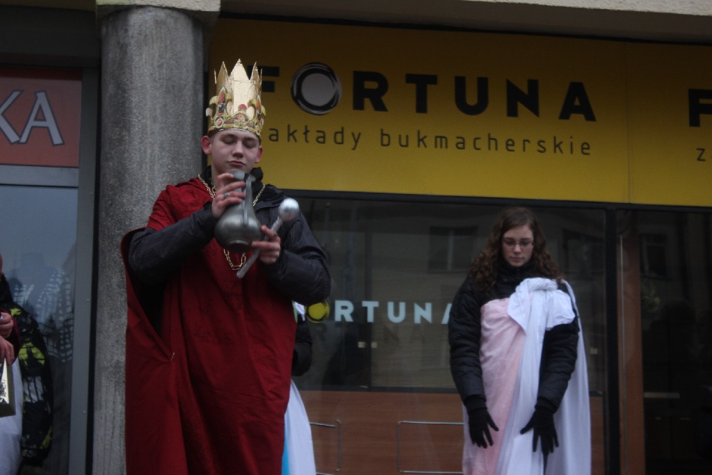 Orszak Trzech Króli na ulicach Legnicy cz2