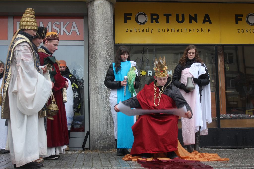 Orszak Trzech Króli na ulicach Legnicy cz2