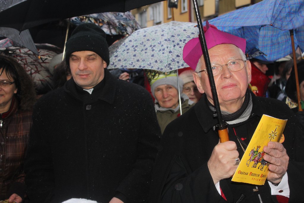 Orszak Trzech Króli na ulicach Legnicy cz2