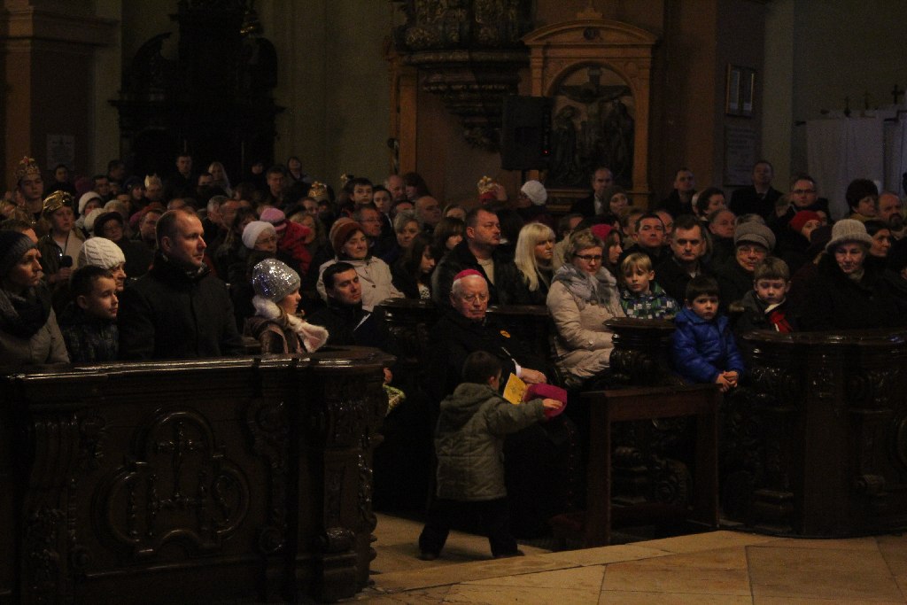 Orszak Trzech Króli na ulicach Legnicy cz2