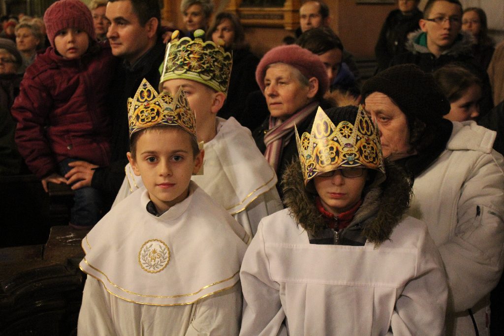 Orszak Trzech Króli na ulicach Legnicy cz2