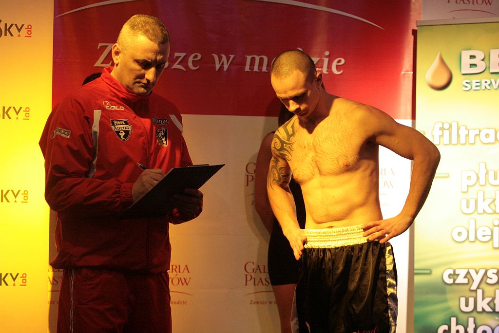 Ważenie zawodników przed Zawodową Galą K-1