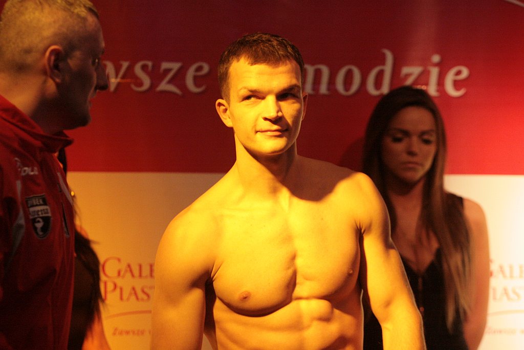 Ważenie zawodników przed Zawodową Galą K-1