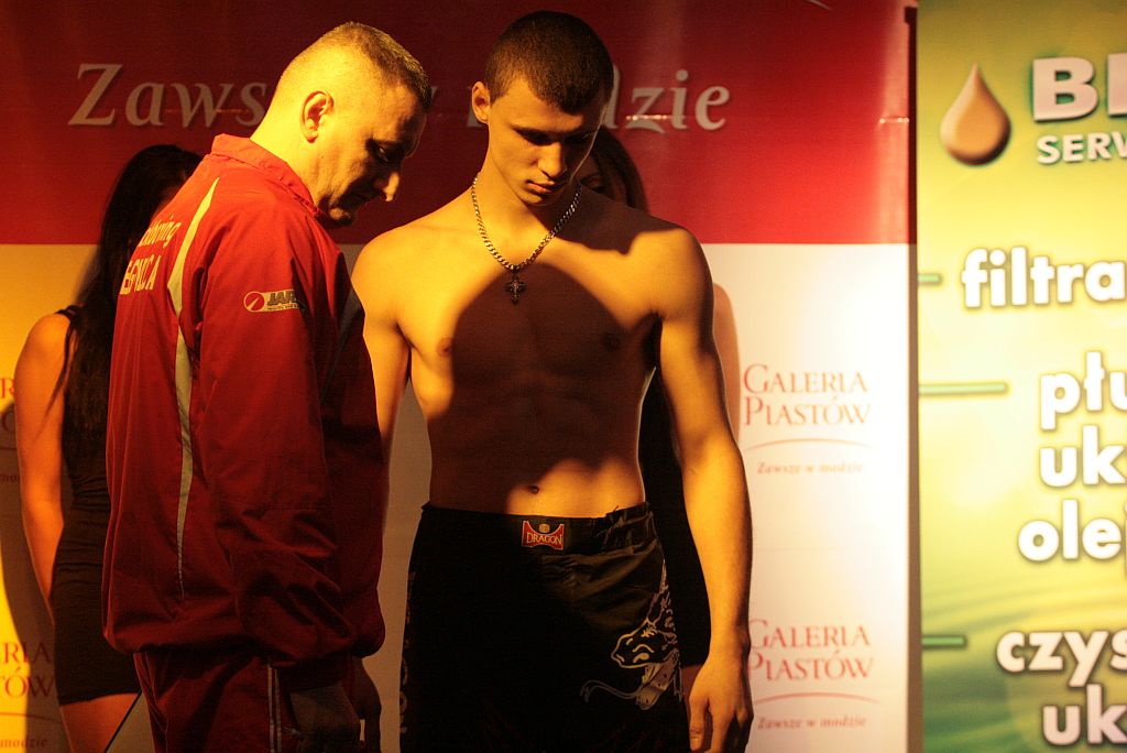 Ważenie zawodników przed Zawodową Galą K-1