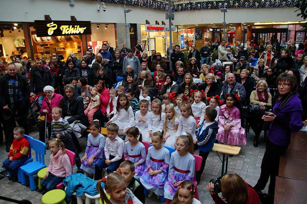 Przedszkolaki zaśpiewały w Galerii Piastów