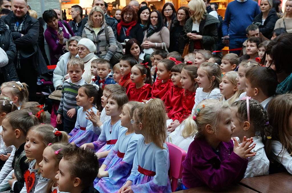 Przedszkolaki zaśpiewały w Galerii Piastów