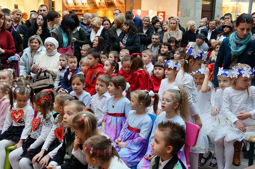 Przedszkolaki zaśpiewały w Galerii Piastów