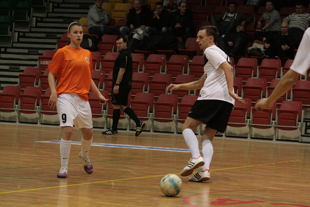 Mecz pokazowy: Becher -  Zagłębie Lubin Kobiety. 9:9