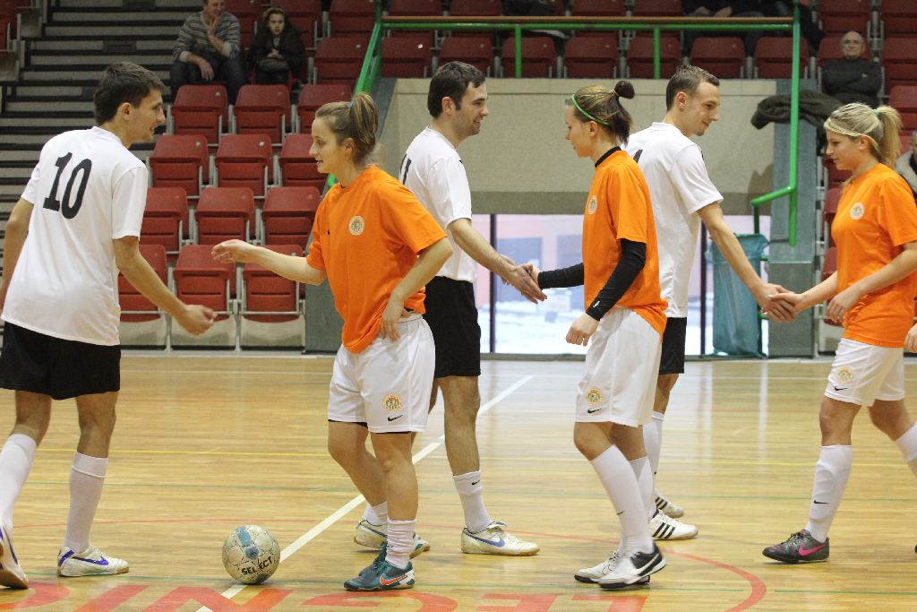 Mecz pokazowy: Becher -  Zagłębie Lubin Kobiety. 9:9