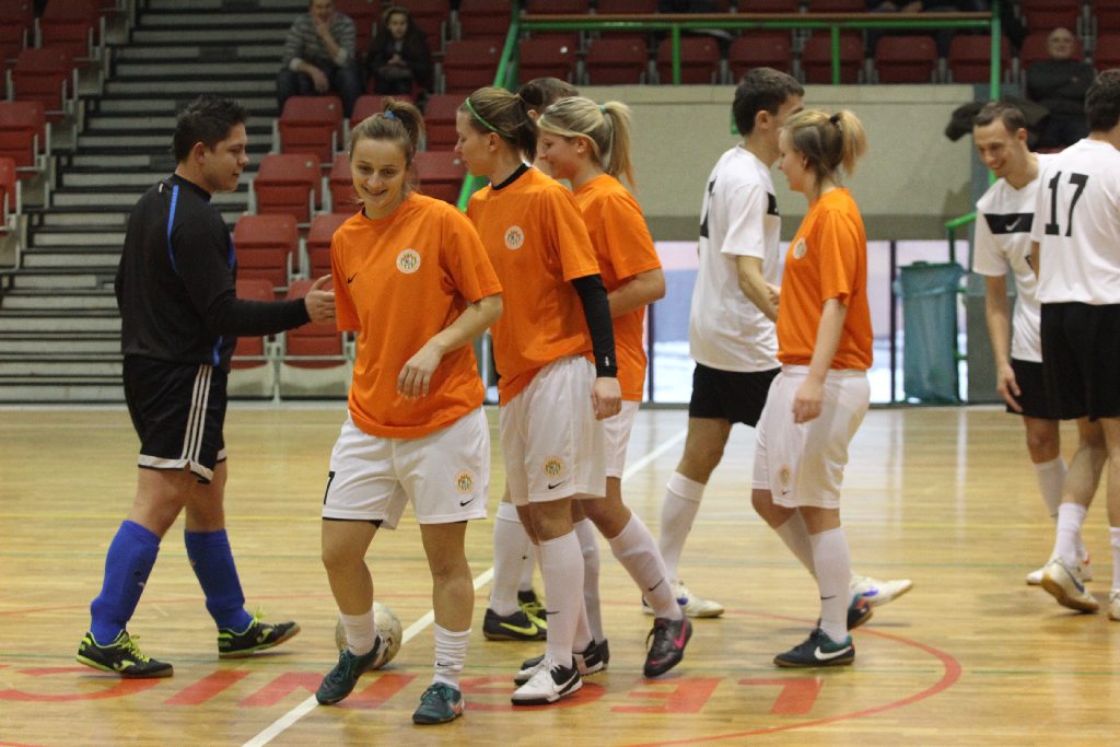 Mecz pokazowy: Becher -  Zagłębie Lubin Kobiety. 9:9