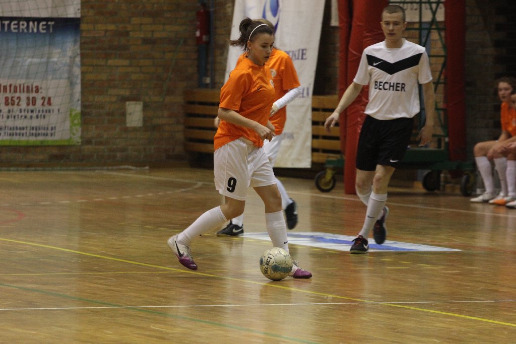 Mecz pokazowy: Becher -  Zagłębie Lubin Kobiety. 9:9