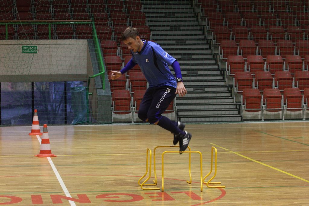 Piłkarze Miedzi Legnica trenują na Lotniczej