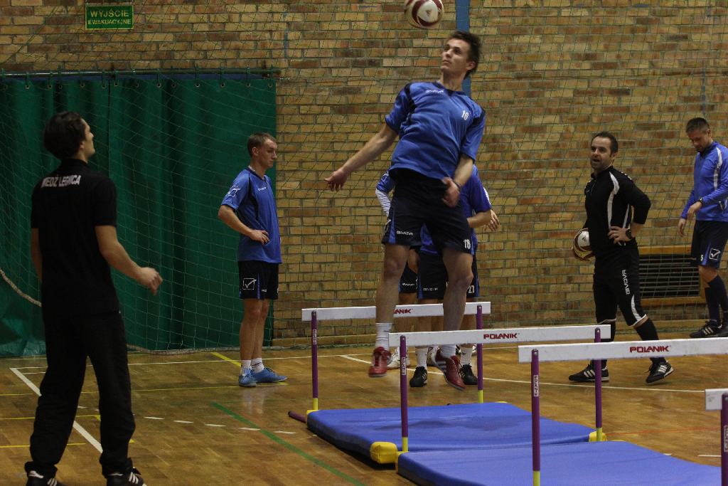 Piłkarze Miedzi Legnica trenują na Lotniczej