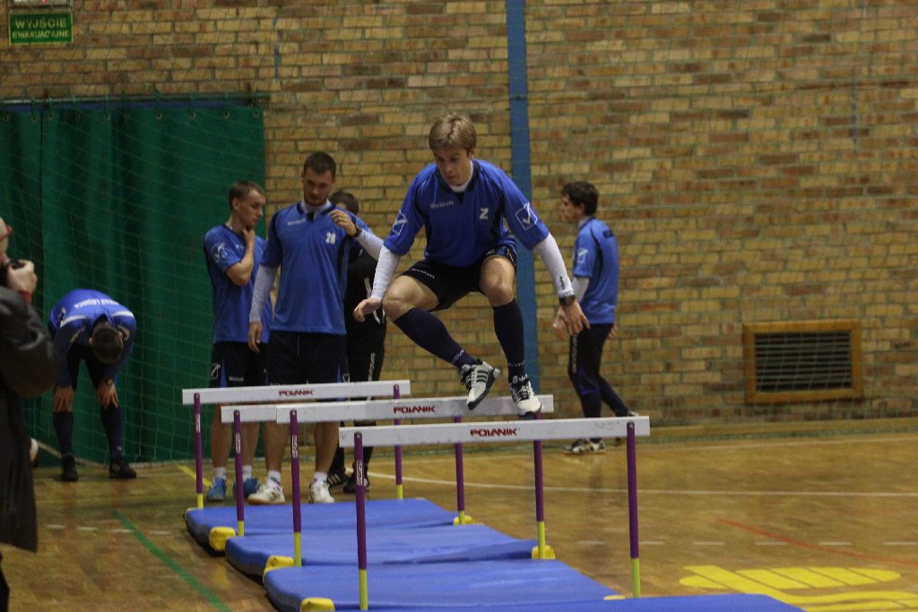 Piłkarze Miedzi Legnica trenują na Lotniczej