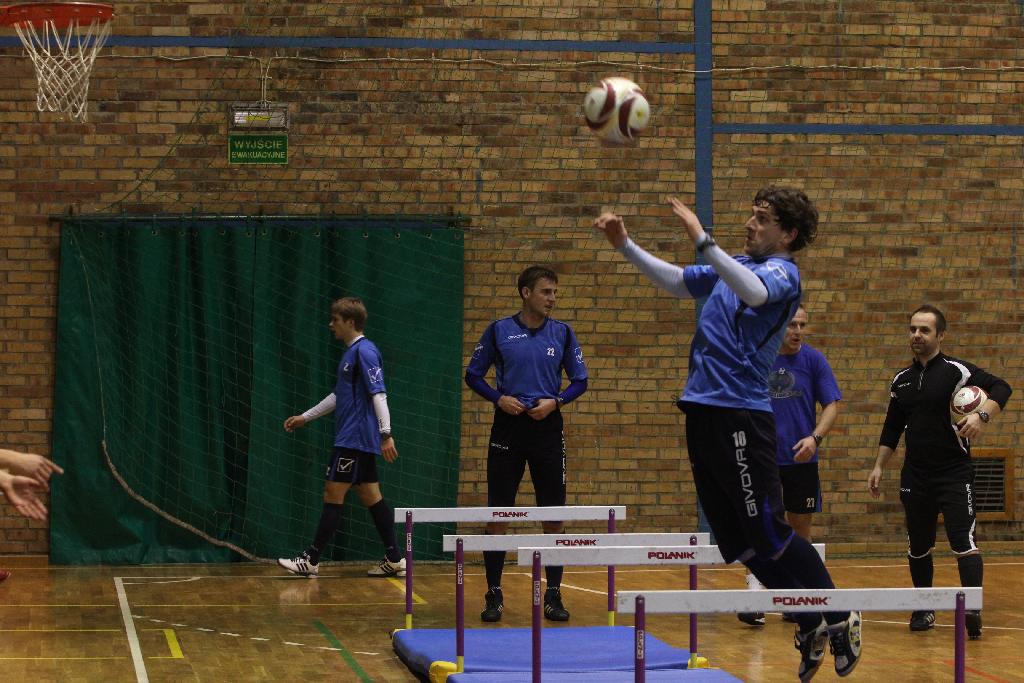 Piłkarze Miedzi Legnica trenują na Lotniczej