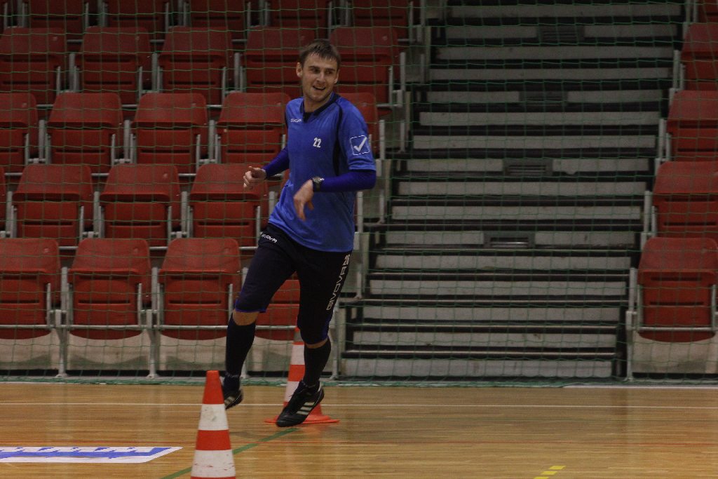 Piłkarze Miedzi Legnica trenują na Lotniczej