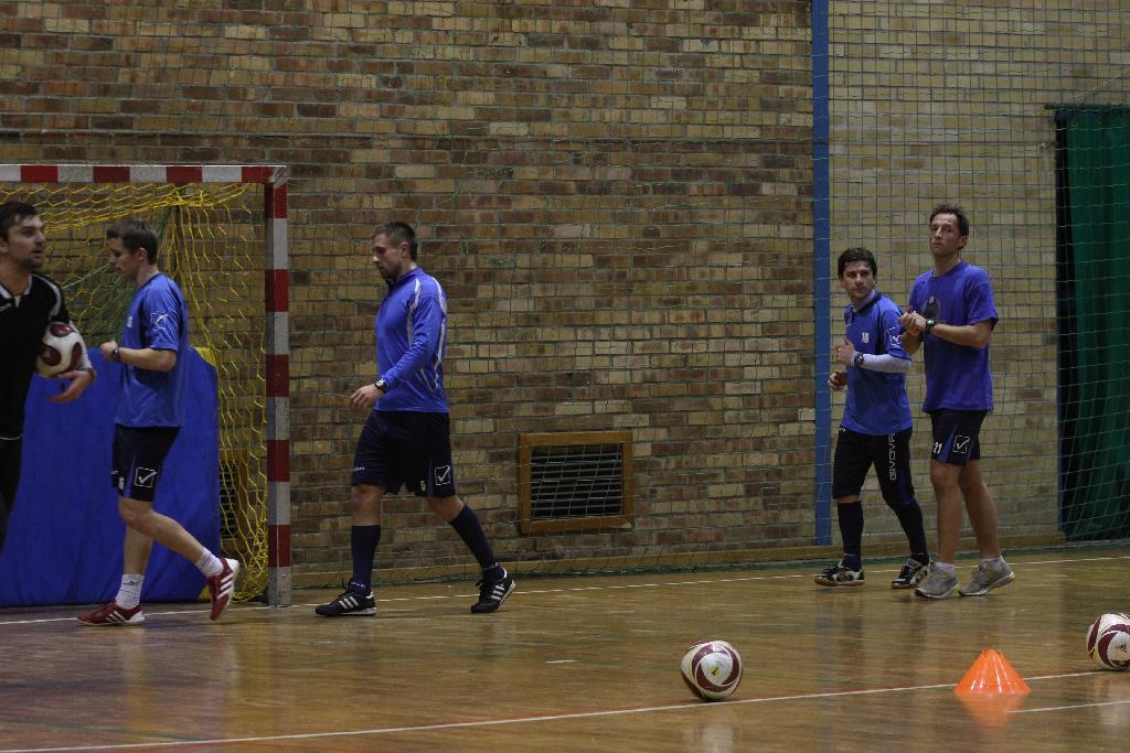 Piłkarze Miedzi Legnica trenują na Lotniczej