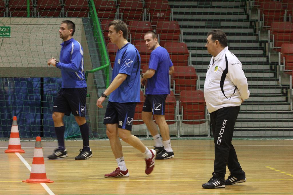 Piłkarze Miedzi Legnica trenują na Lotniczej