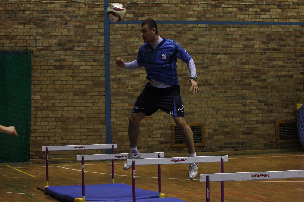 Piłkarze Miedzi Legnica trenują na Lotniczej