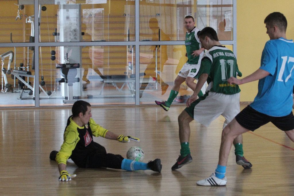XV Turniej Piłki Halowej w Spalonej cz1