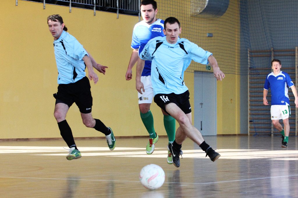 XV Turniej Piłki Halowej w Spalonej cz1