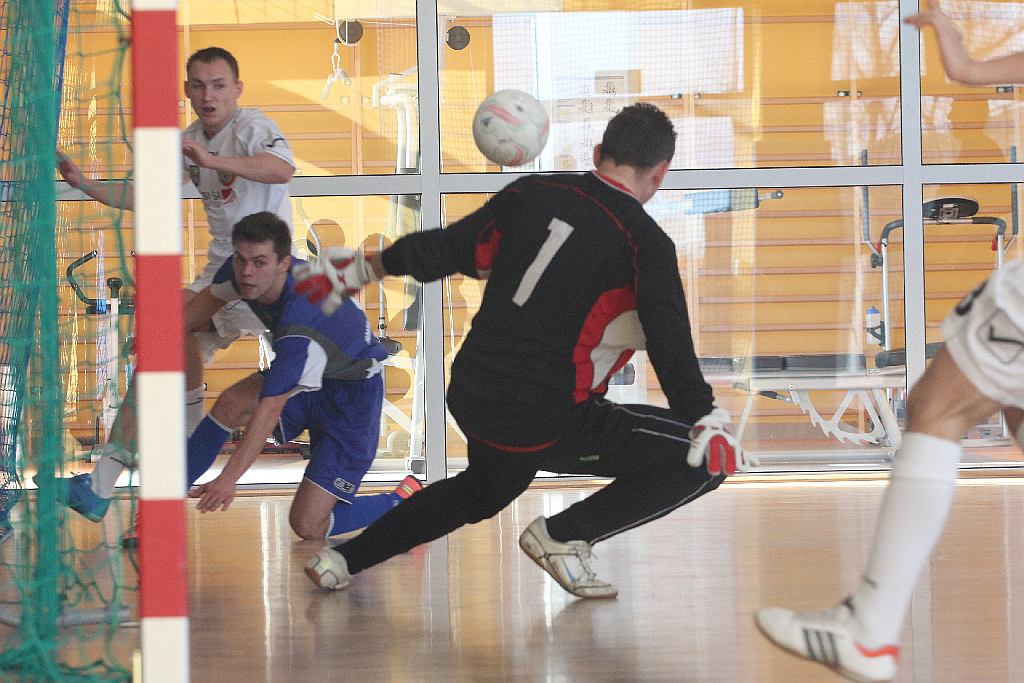 XV Turniej Piłki Halowej w Spalonej cz1