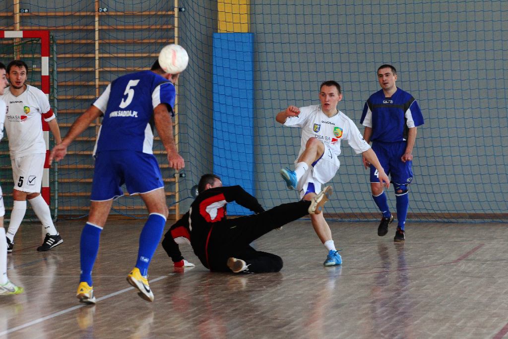 XV Turniej Piłki Halowej w Spalonej cz1