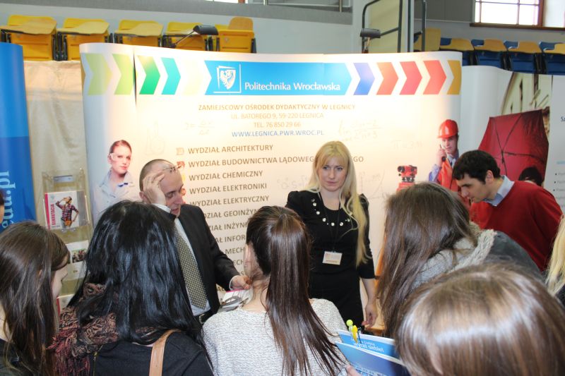 Szkoły i uczelnie prezentowały swoją ofertę edukacyjną