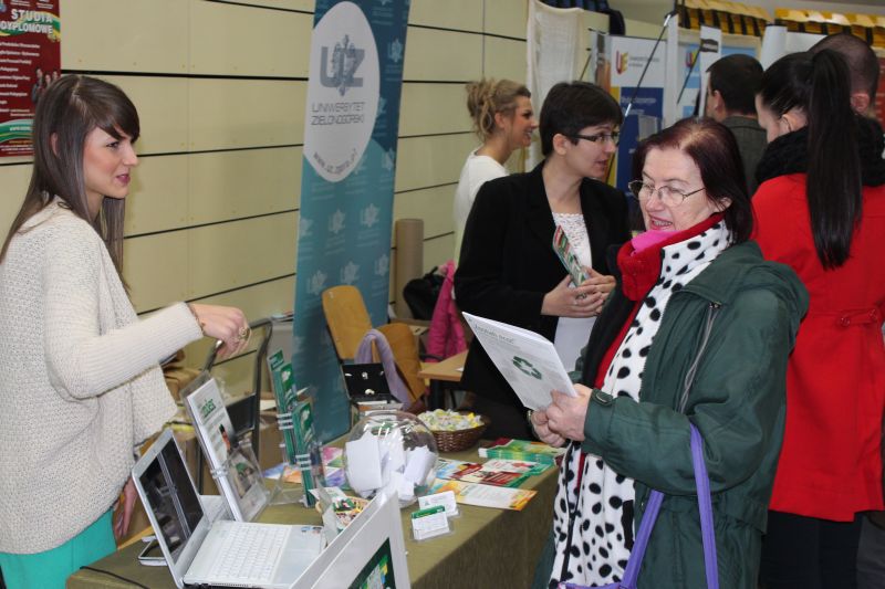 Szkoły i uczelnie prezentowały swoją ofertę edukacyjną
