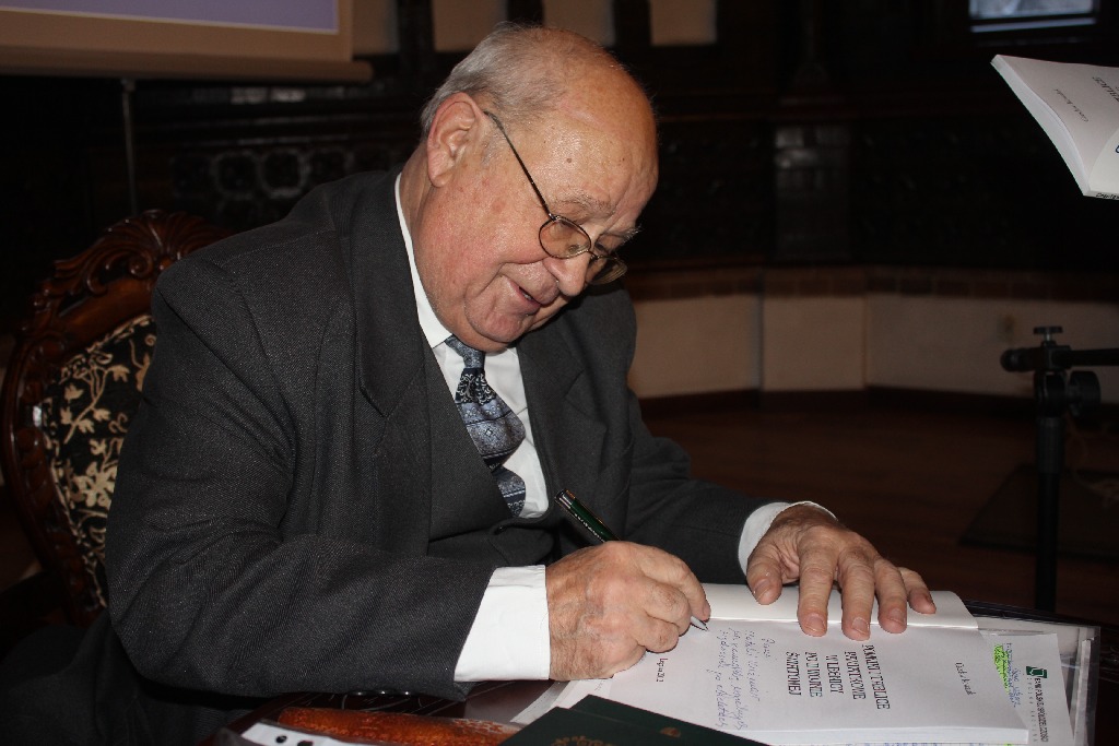 Legnickie pomniki i tablice mają swoją publikację