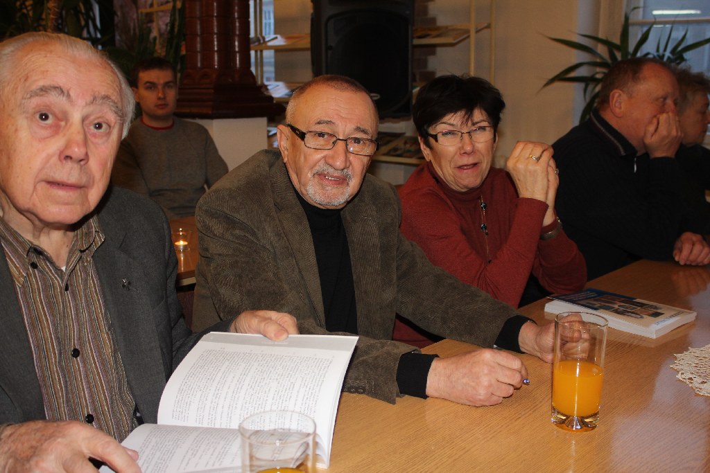 Legnickie pomniki i tablice mają swoją publikację