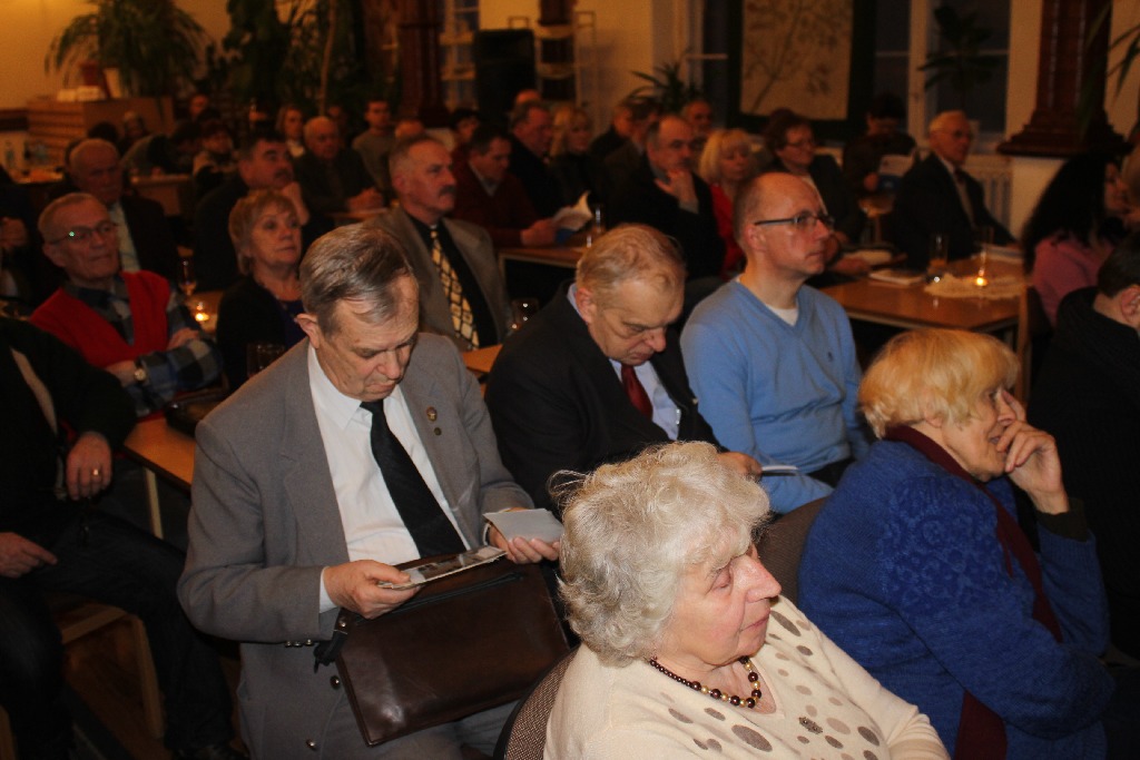 Legnickie pomniki i tablice mają swoją publikację
